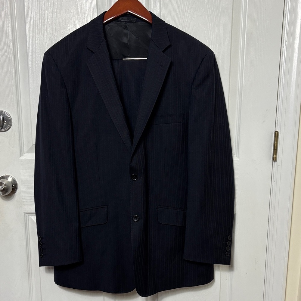NALDINI Enzo Mani Black stripe pure wool suit size R 42 / 36
Blazer pants suit